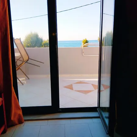 Giorgos 3* Platanés
